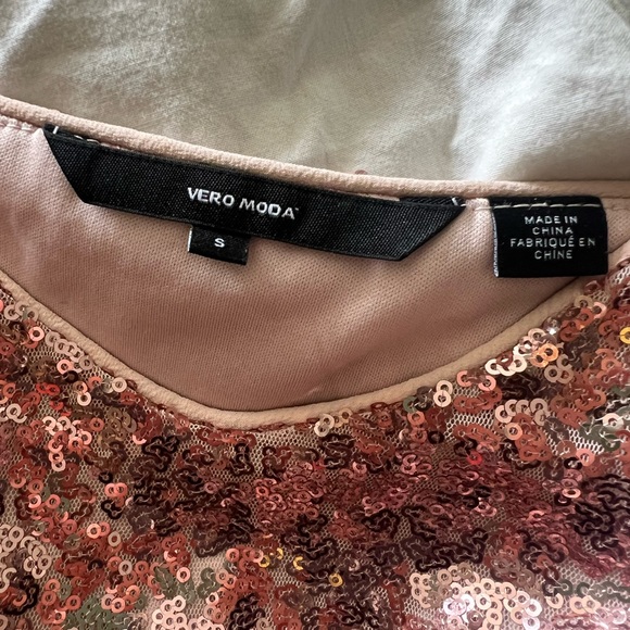 Vero Moda Rose Gold Sequin top sz.sm - Picture 5 of 5